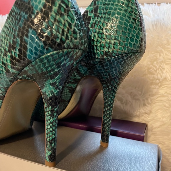 Blue Multi snake print pumps - Picture 9 of 9